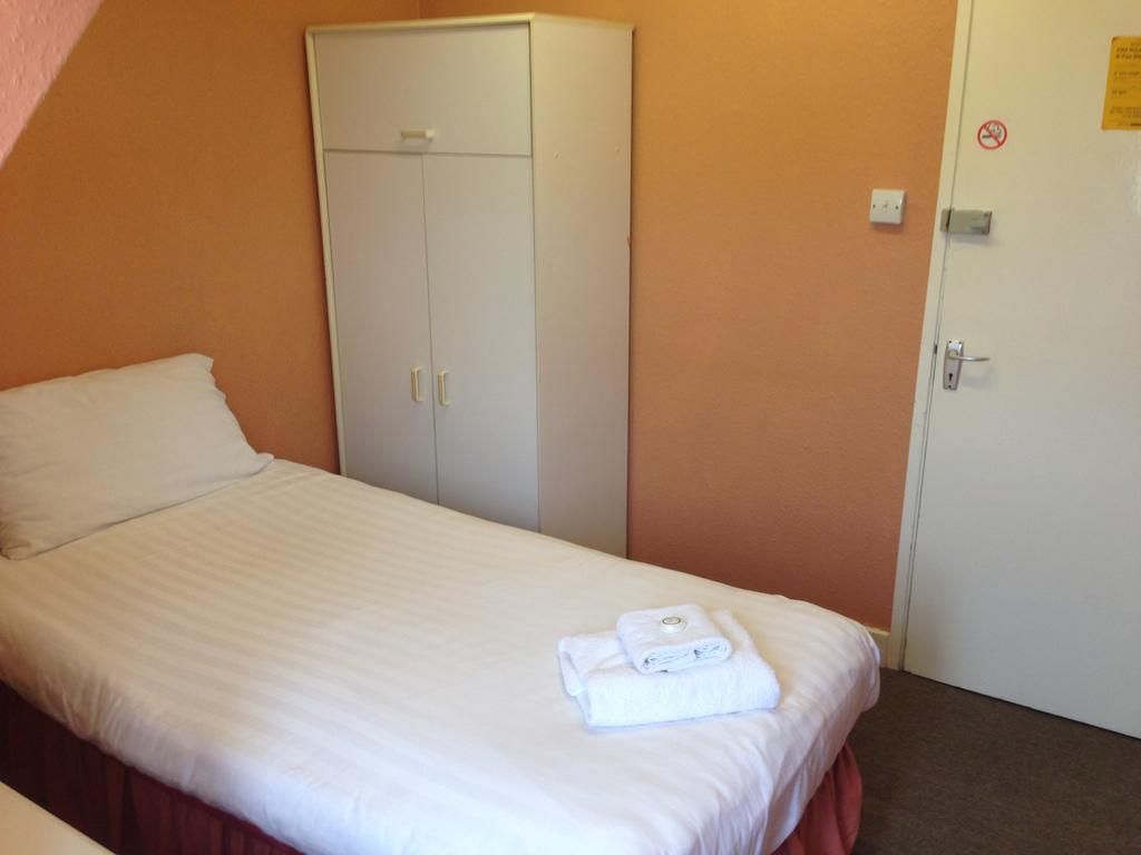Grove End Otel Watford  Oda fotoğraf